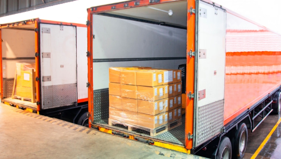 Yükdaşıma kamyonla